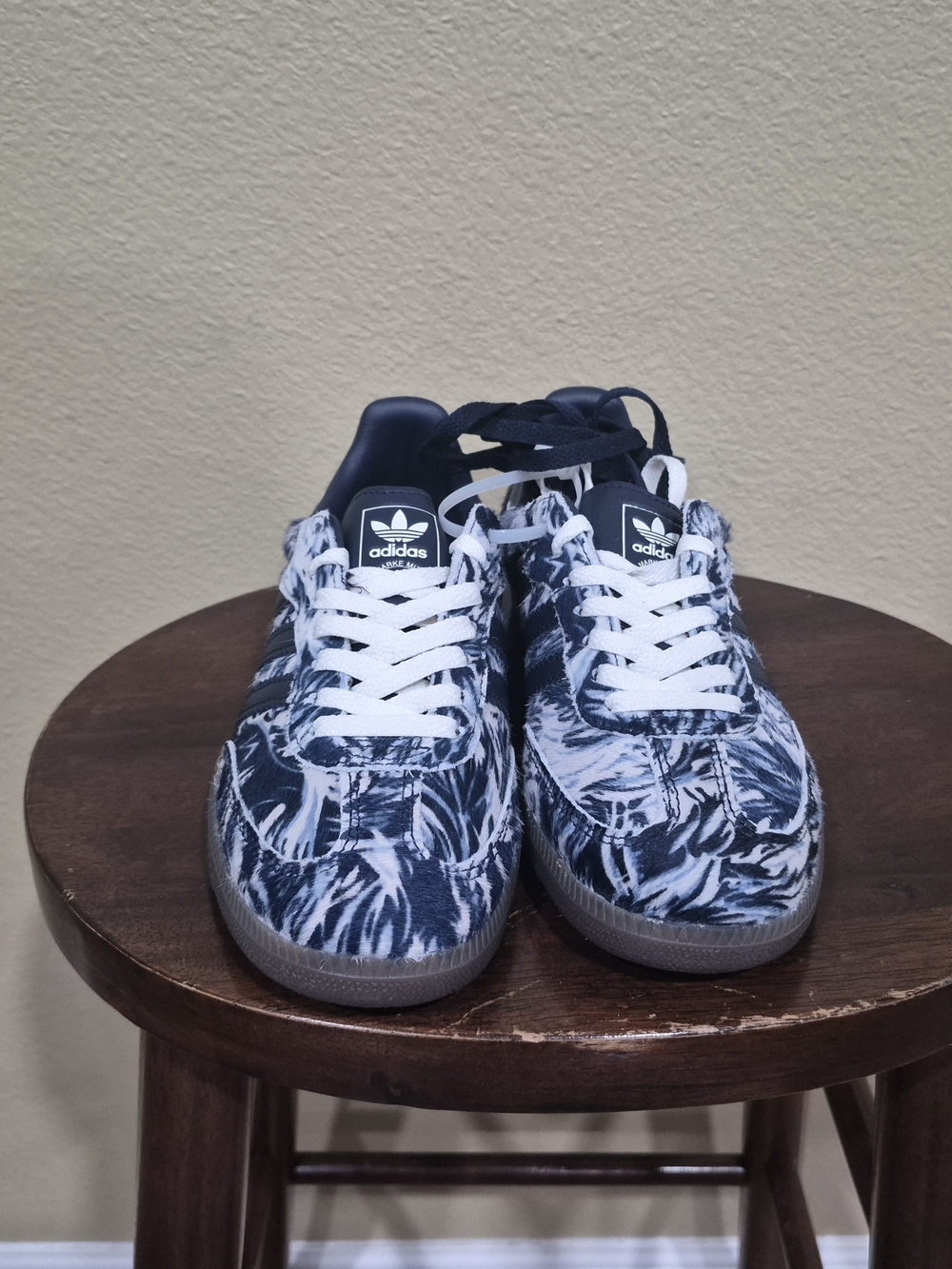 adidas Samba IG women’s Navy and White Patterned Low-Top Sneakers Size 7.5